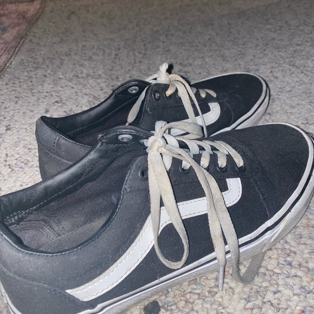 VANS - Picture 2 of 3